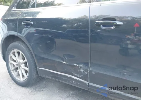 2010 Audi Q5 3.2 Premium z USA, uszkodzony, nr VIN WA1LKAFP8AA113086